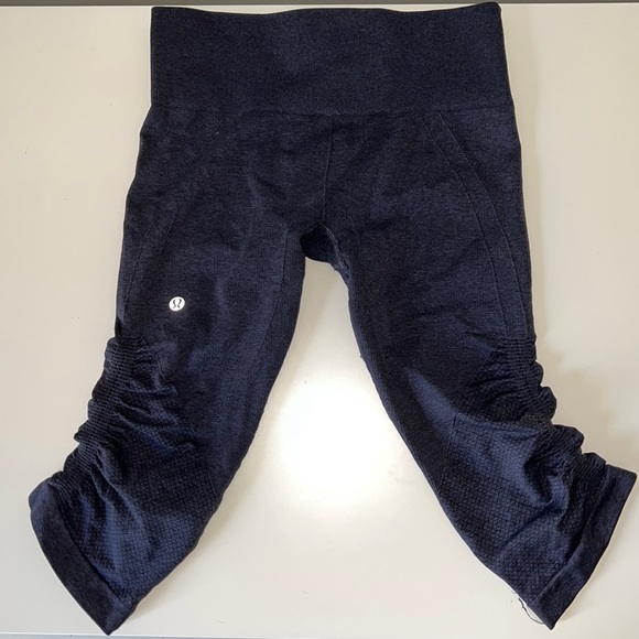 Lululemon In The Flow Crop II Cadet Blue size 4 - Picture 9 of 16